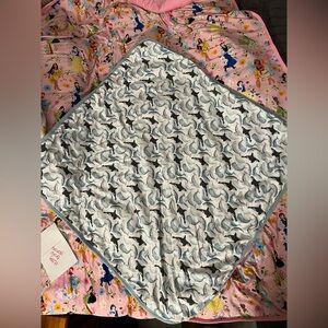 Copper Pearl Hooded Towel 33in x 33in Killer Whale GUC